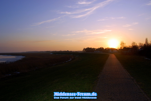 Sonnenuntergang am Deich
