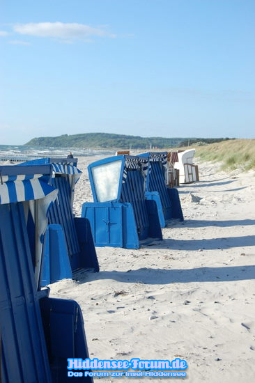 Strand mit Blauenstrandkörben