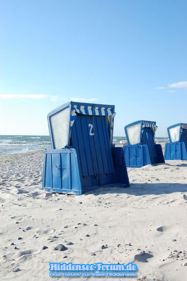 Strand mit Blauenstrandkörben