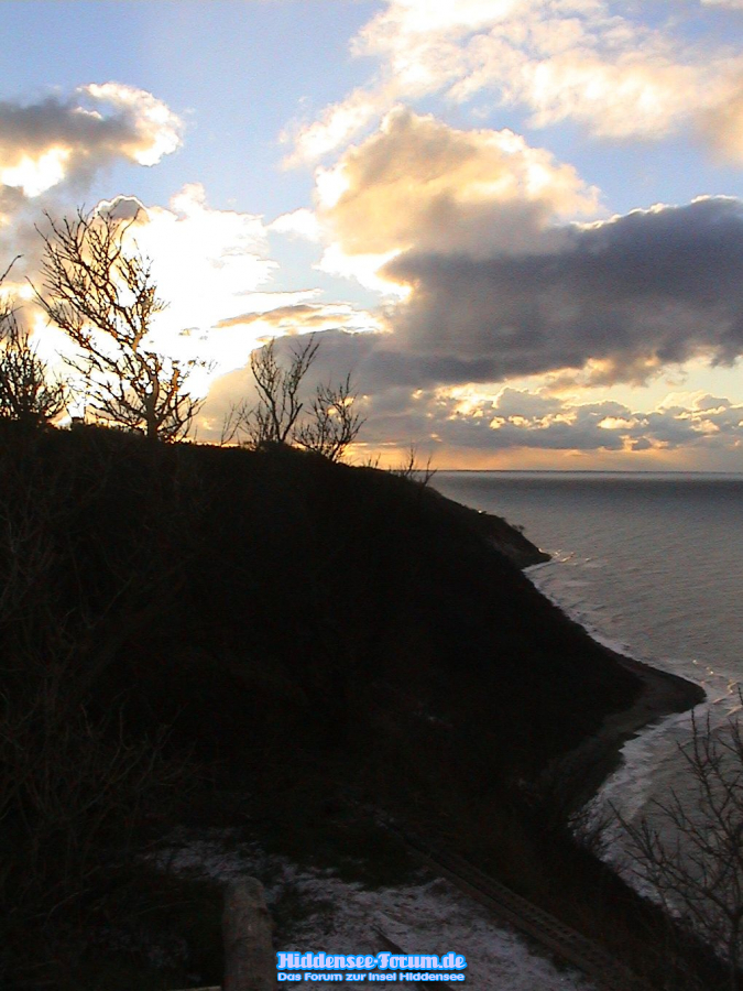 Steilküste Blick von oben nahe am Leuchtturm