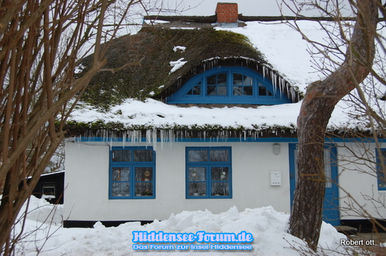 Eiszapfen an jedem Haus