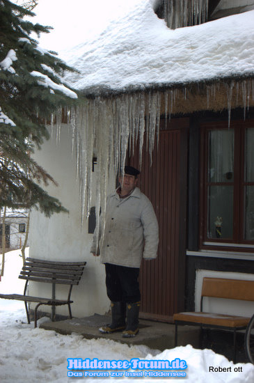 Eiszapfen an jedem Haus
