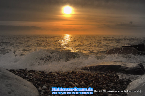 Ostsee in Bewegung und Sonnenuntergang 31.März 2010