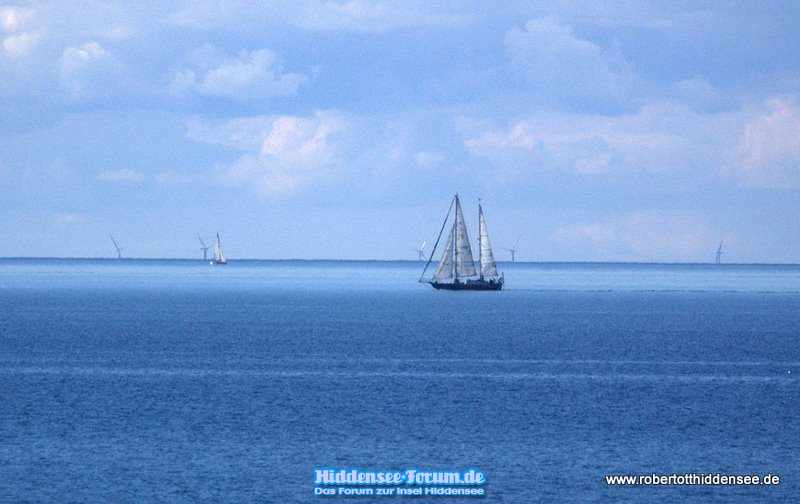 bei guter SICHT kann man die Neuen Windmühlen erkennen (rangezoomt