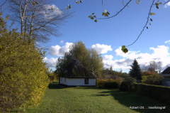 Kleines Hexenhaus im Herbst