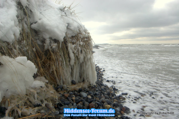 Schneesturm..Eisregen...formen den Strand immer wieder neu