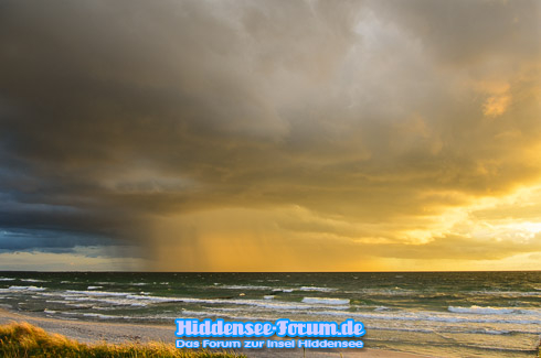 Regenschauer zum Sonnenuntergang