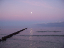 Der Mond über der Ostsee