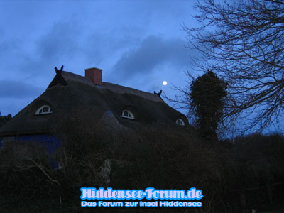 Mond über Blaue Scheune