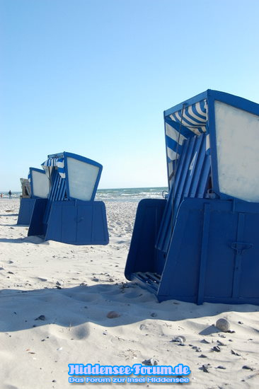 Strand mit Blauenstrandkörben